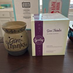 Scentsy Warmer (Give Thanks)