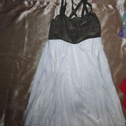 YOUNG GIRL'S DRESS