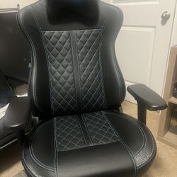 Maingear gaming Chair
