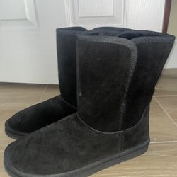 UGG Style Black Suede Cozy Boots Size 11 – Like New $15