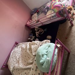 Twin Beds/ Bunk 