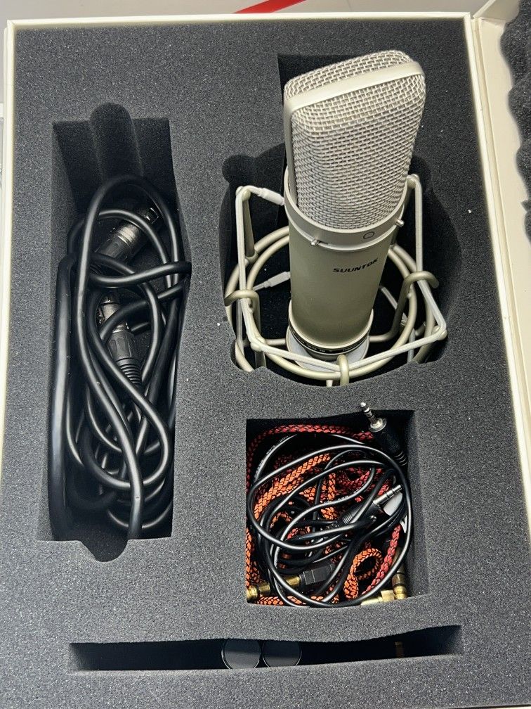 Music Gear Dolphin