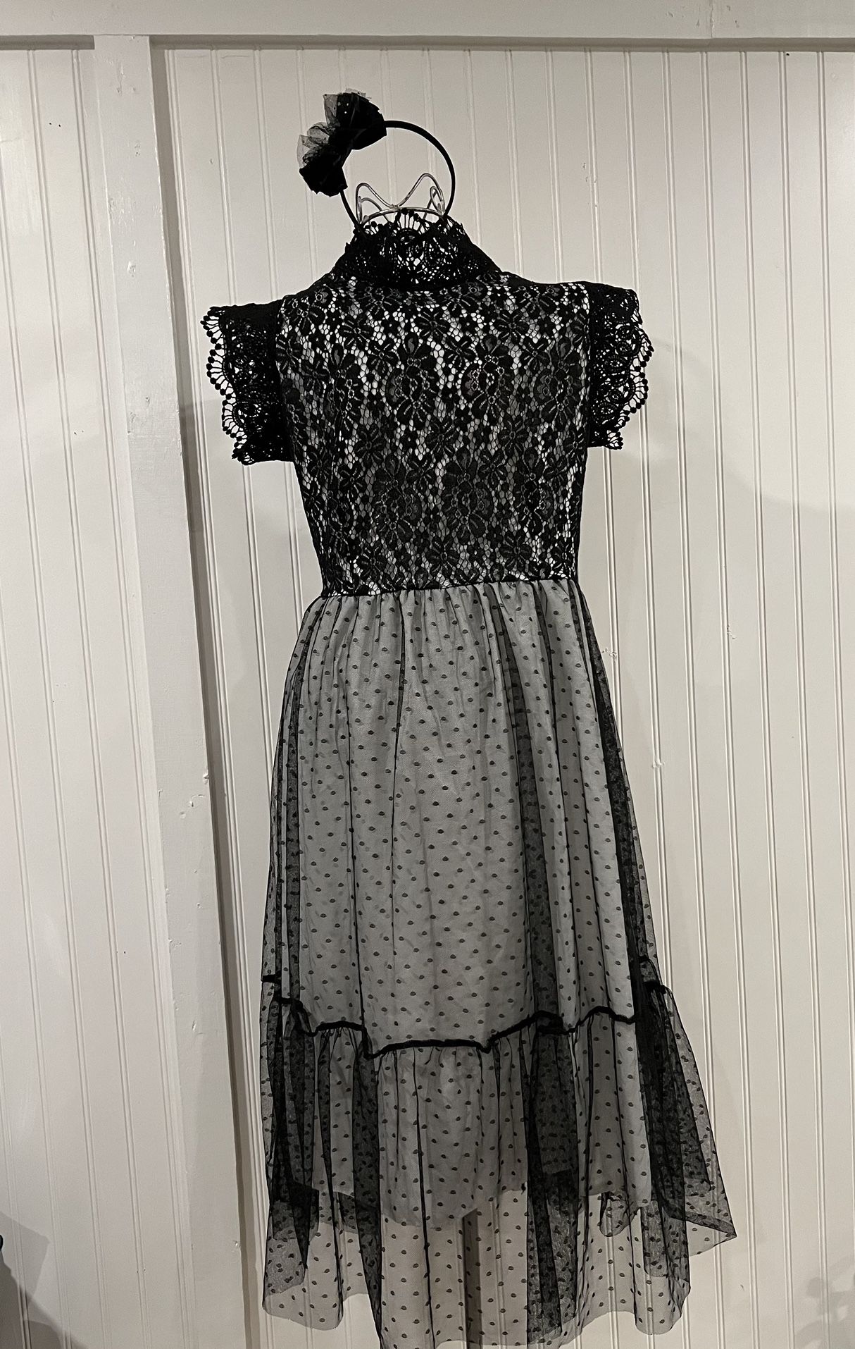 Beautiful simple black dress size M