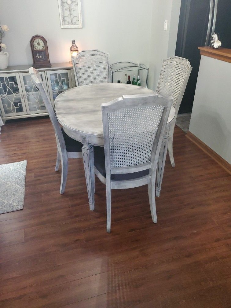 Oval Dining Table With 4 Chairs