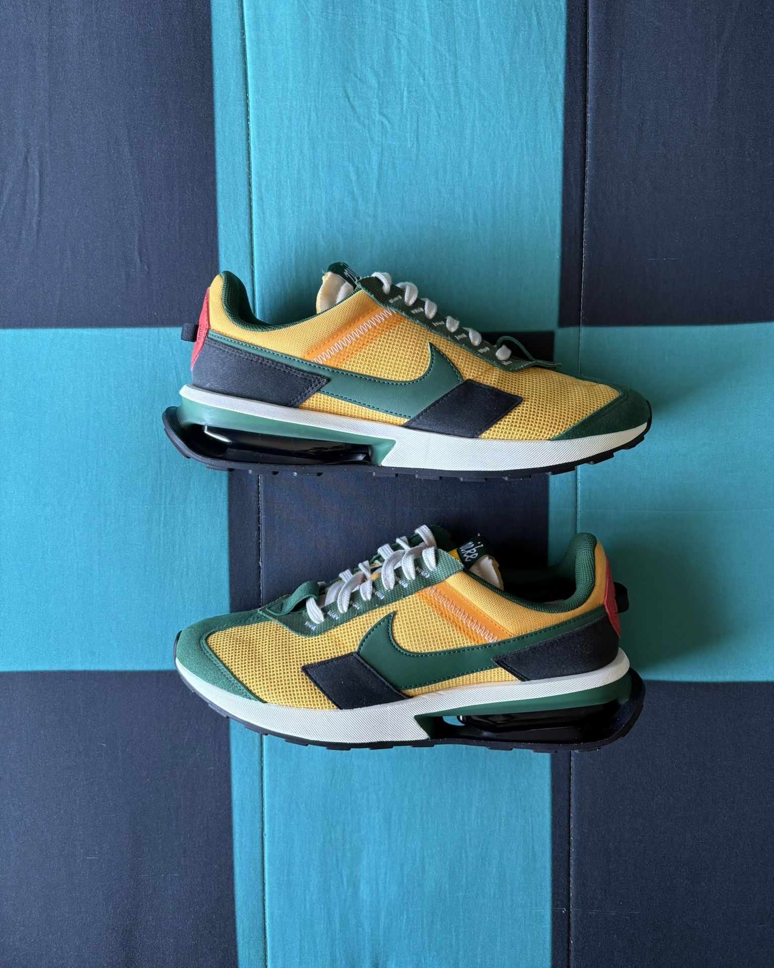 Men’s Nike Air Max Pre-Day Size 9