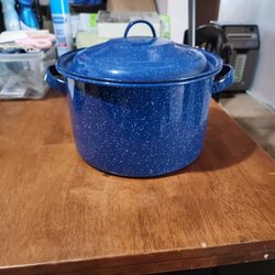 Blue Enamel Stock Pot with Lid 12-Quart Speckled