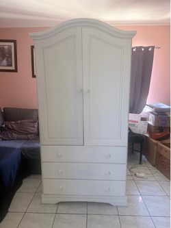 White wardrobe