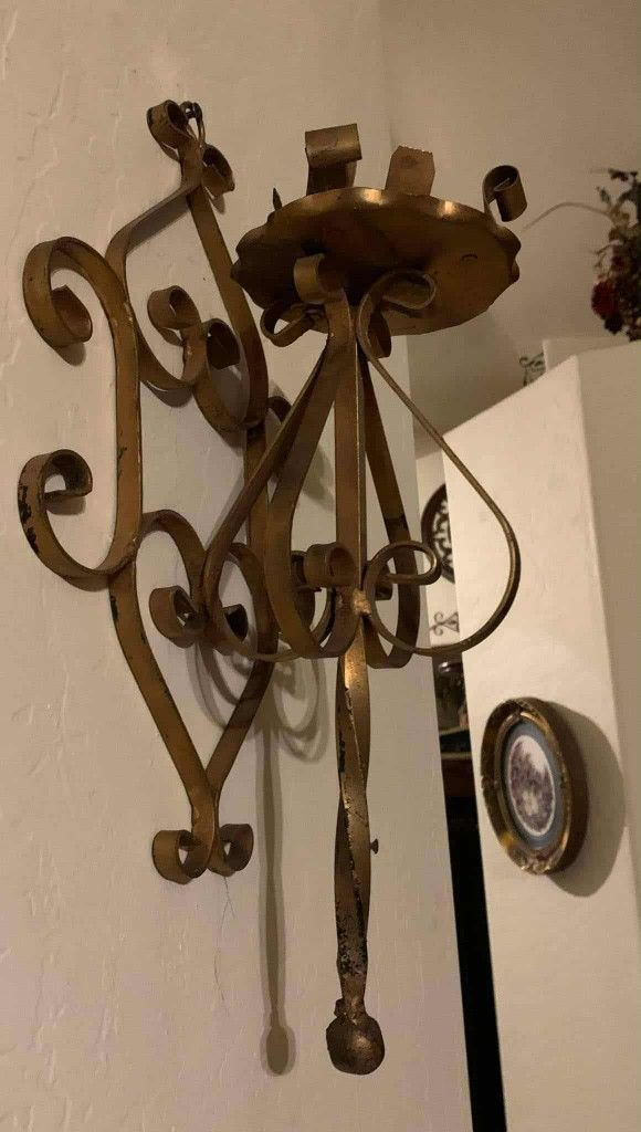 X2 VINTAGE ORNATE GOLD ANTIQUED BRASS METAL MEDIEVAL RENAISSANCE VICTORIAN SCONCE CANDLE HOLDER DECOR