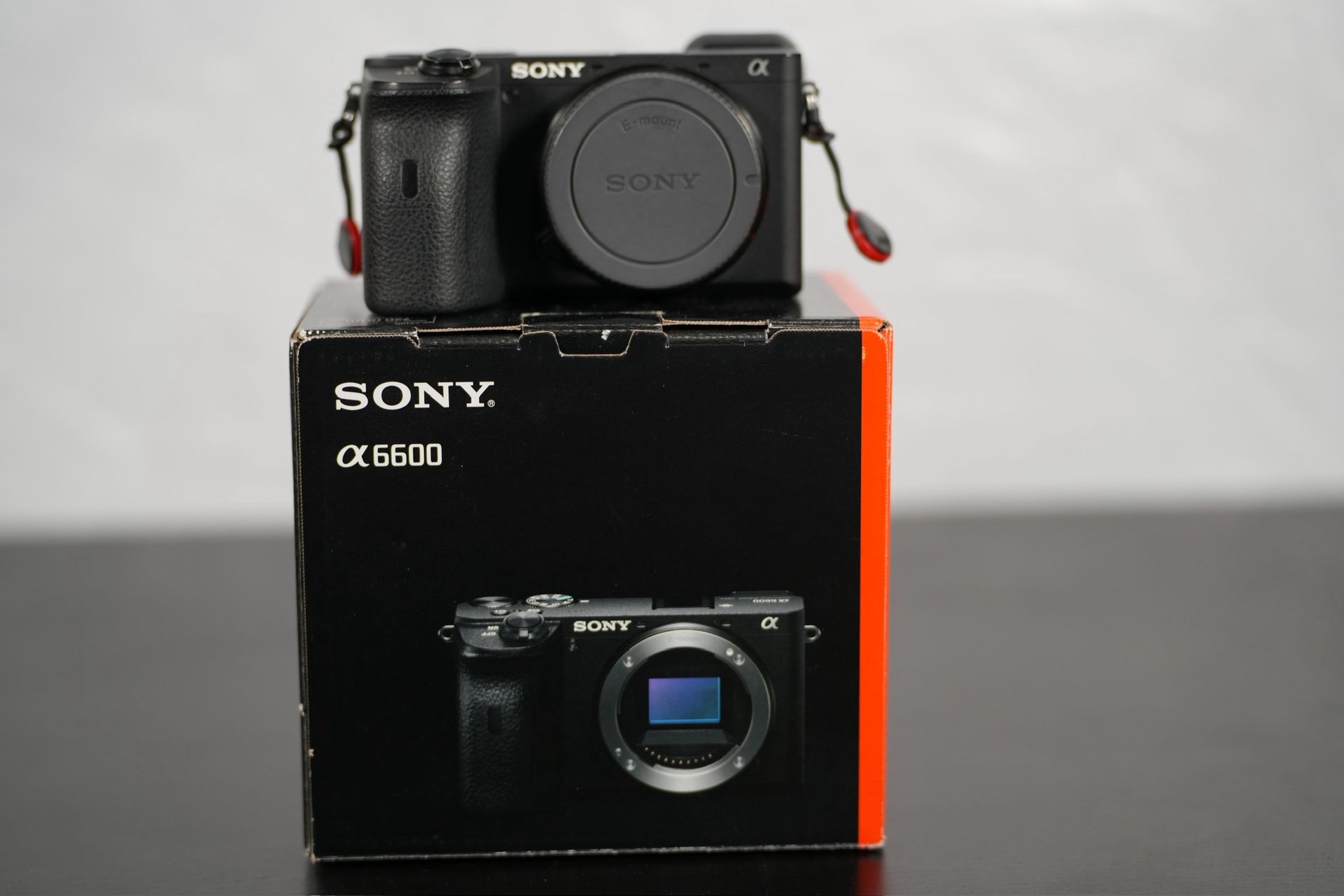 π₯ Selling My Sony A6600 β Excellent Condition & Bonus Items! π₯