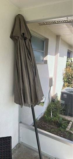 Outdoor Patio Umbrella with Pole has box new