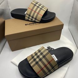 Burberry Slides + box