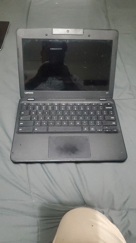 Laptop Lenovo Tochscrin