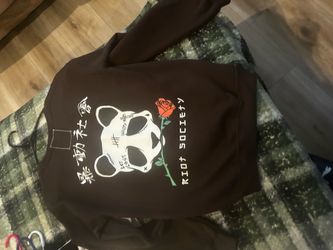 Medium size t-shirts & 1 hoody