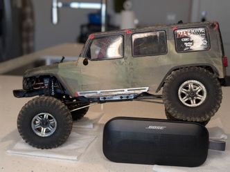 Axial SCX10II custom Rock Crawler RC Jeep