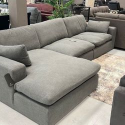 ❗Plush Velvet Grey 4-Piece Standard Cloud Modular Sectional

/FREE DELIVERY 