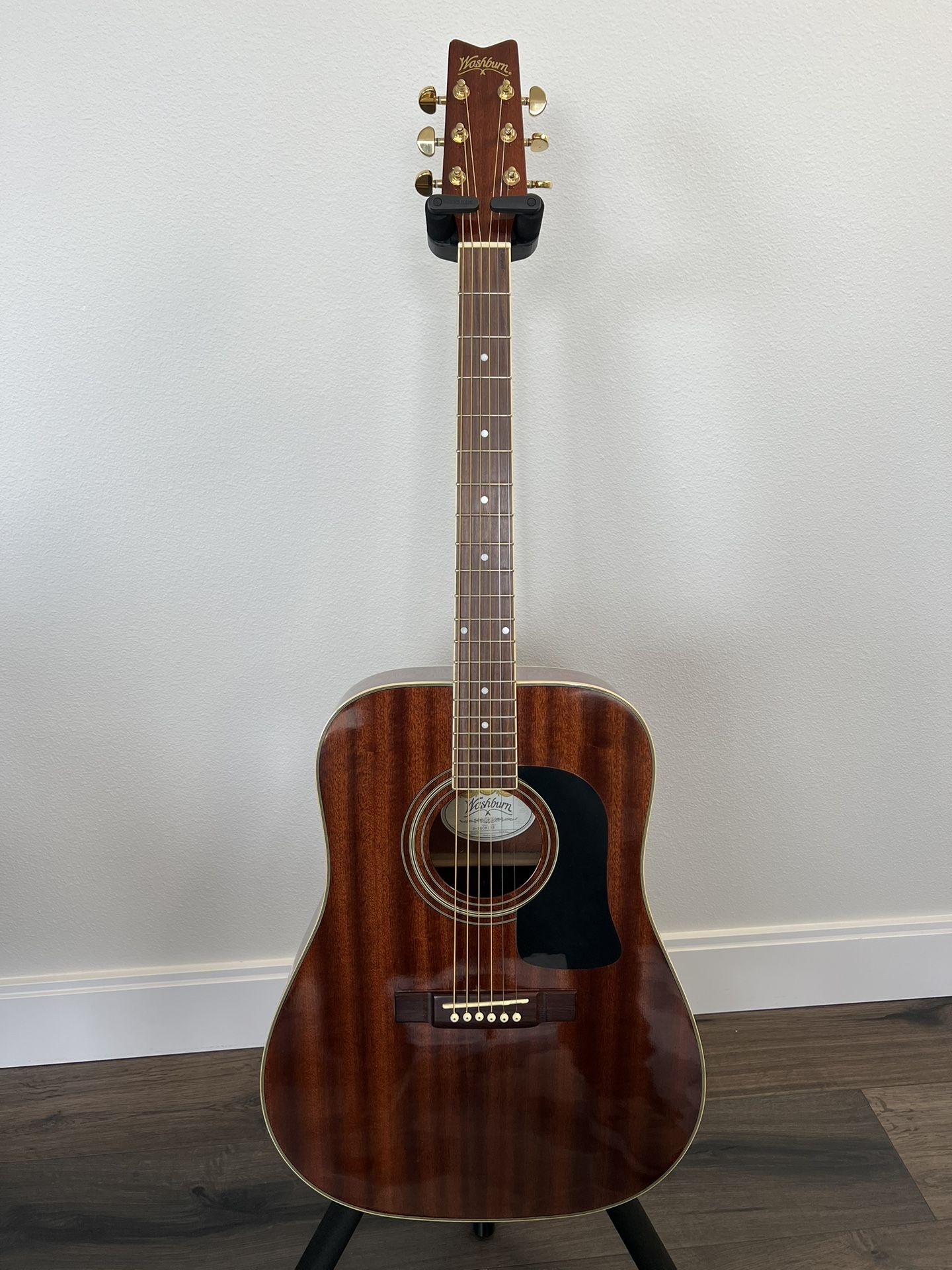 Washburn Model D-100M Mahogany Acoustic Guitar