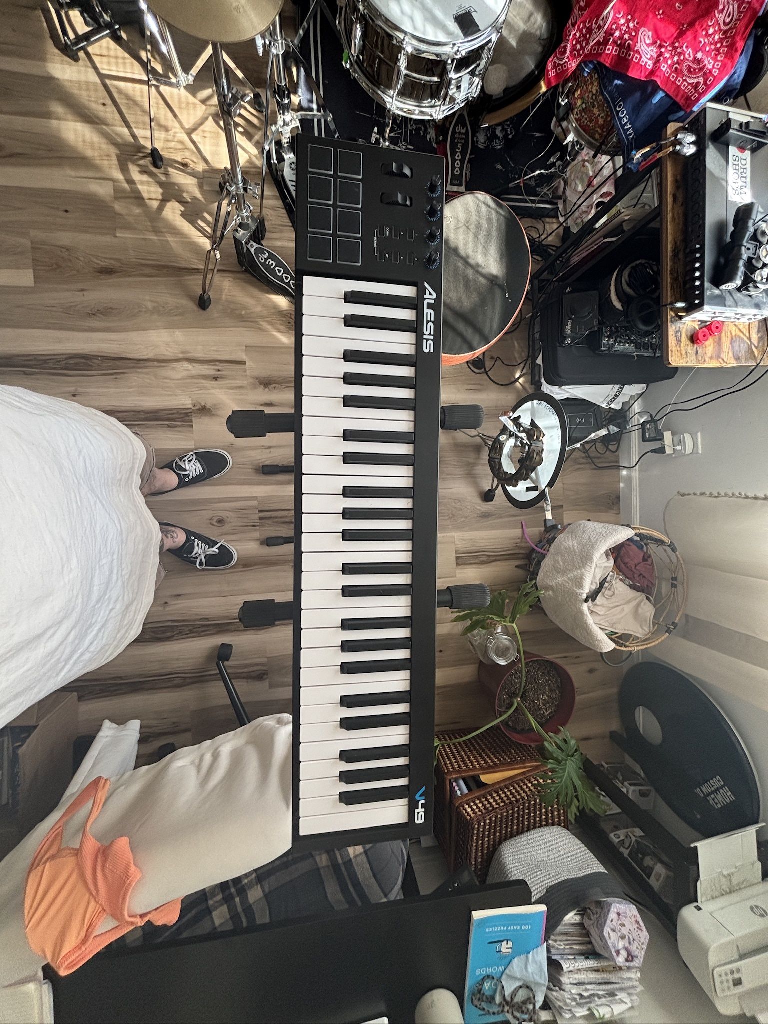 Alesis Midi Keyboard 49 Key With Stand