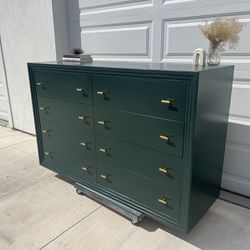 Beautiful 5ft Long Deep Green 8 Drawer Dresser