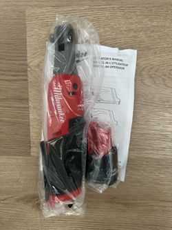 Milwaukee m12 3/8 ratchet with one battery