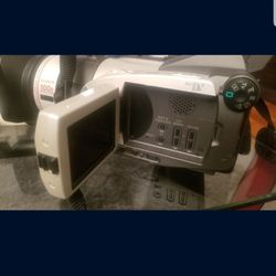 3CCD Digital Video Camcorder GL1  NTSC