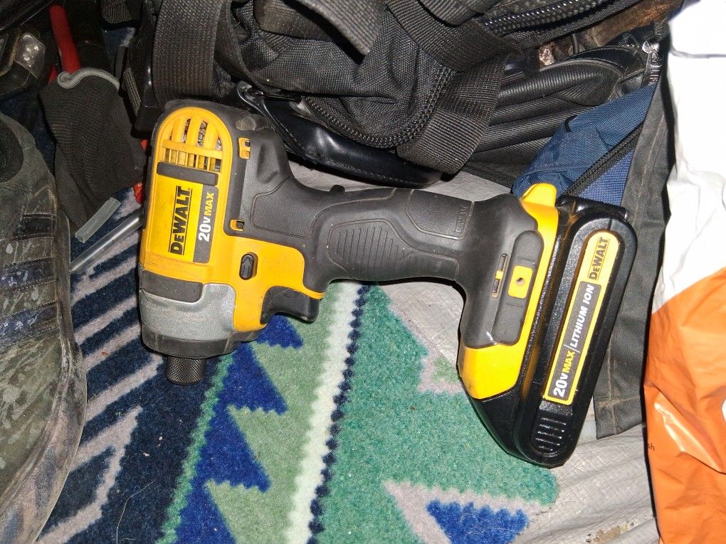 Dewalt Drill 20 V Battery Included