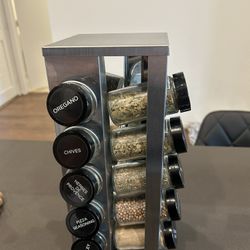 20 Piece Revolving Spice Rack