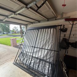 Free bed, bed box, and bed frame