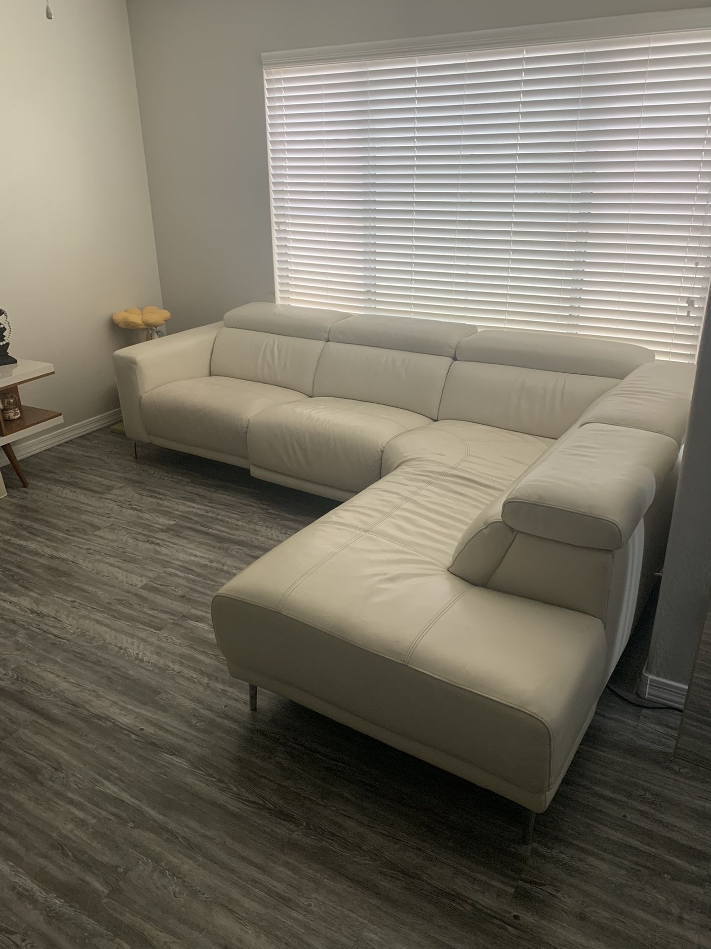 Luxury white 3pc leather couch