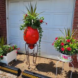 Beautiful  Flower Vases Arangments  & Yard Items...all For Only $65