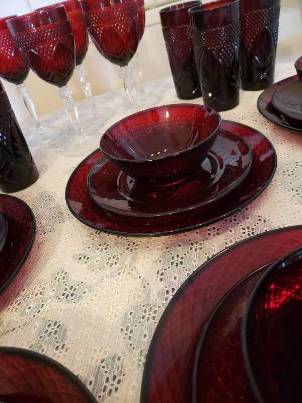 RARE--Vintage Ruby Red Glass Holiday Dishware ♥️ 