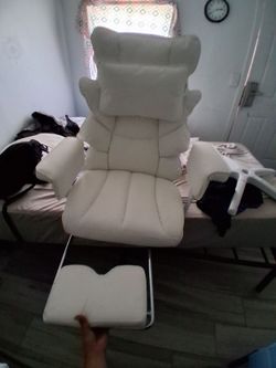 Gaming chair