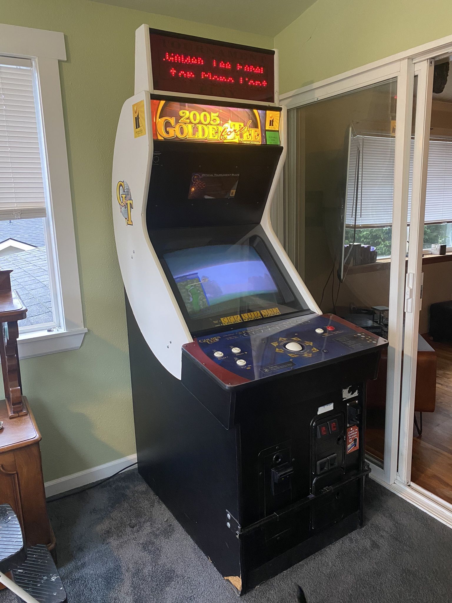 Classic original 2005 Golden Tee Golf Arcade Machine