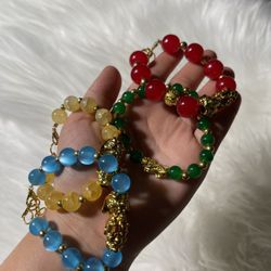 BRACELETS 