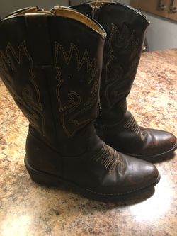 Kids cowboy boots size 13