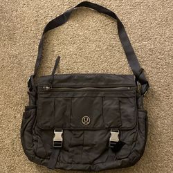 Vintage lululemon urban yogini messenger bag