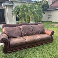 Free Sofa And chair 