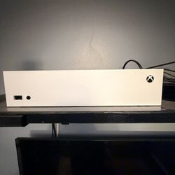 Xbox Series S With 2 Controllers 