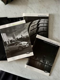 A2015 Ford Fiesta Owner’s Manual Set + Original Case