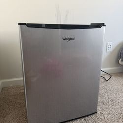 Whirlpool Mini Refrigerator Fridge