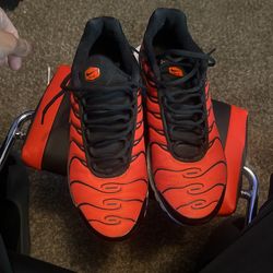 nike air max plus (team red orange)