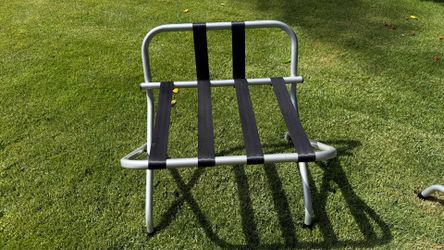 Luggage stand