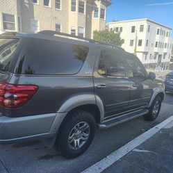 2004 Toyota Sequoia