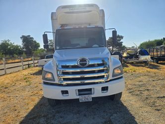 2013 hino 268