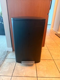 Kitchen Trash Can