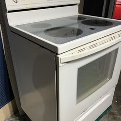 Whirlpool glass top stove (DELIVERY AVAILABLE)