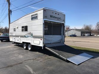 2003 Forest River Wildwood Le Sport Toy