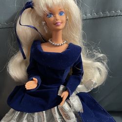 Vintage 1995 Winter Velvet Barbie