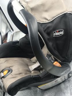 Chicco Key fit 30 car seat! Practically new!