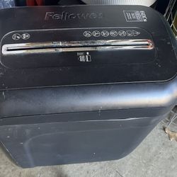 Paper Shredder 