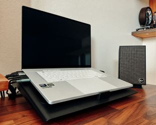 ASUS ROG Zephyrus G16 RTX 4090 OLED. Gaming laptop + Razer Cooling Pad